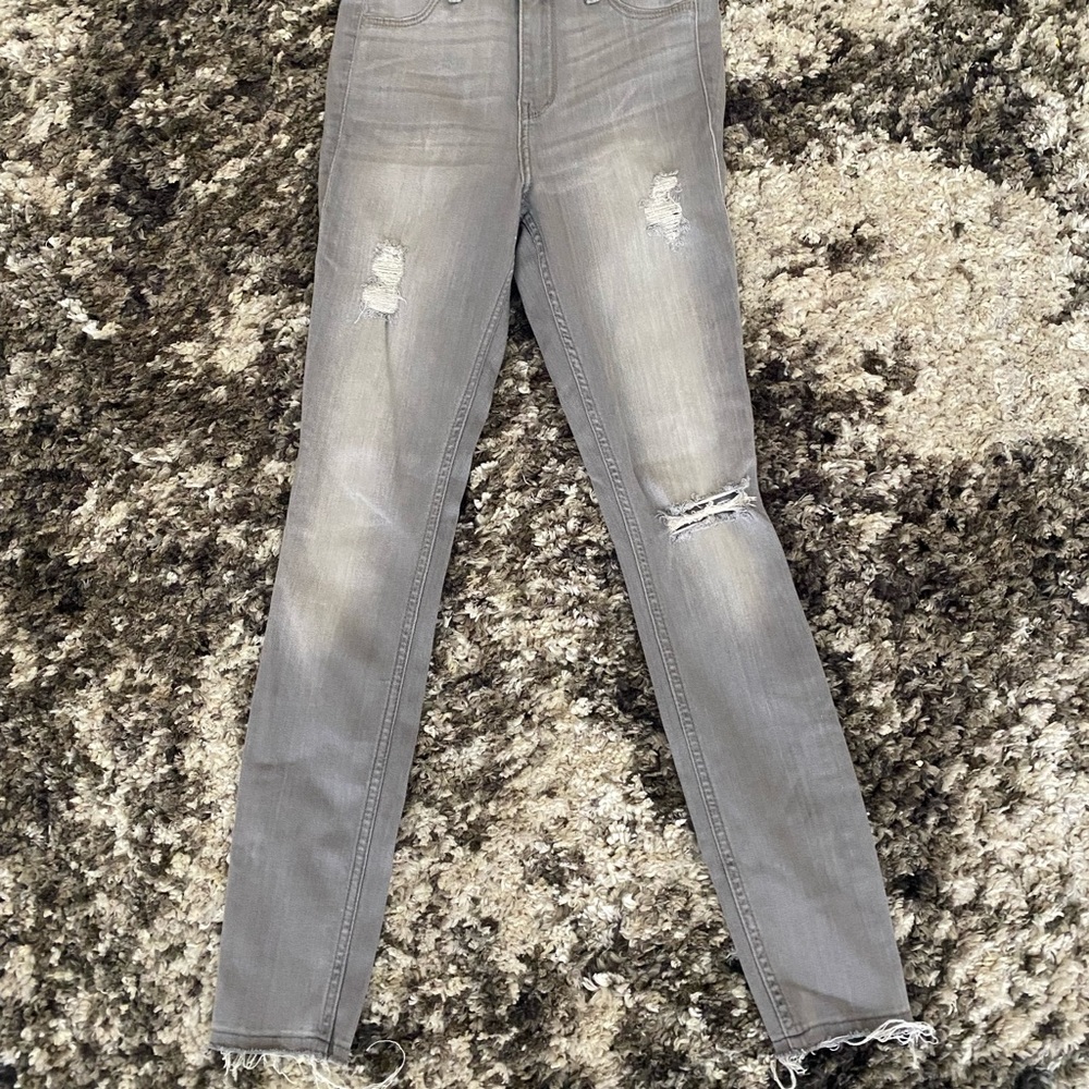Light Gray Distressed Jeans/Jeggings